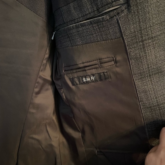 Jos A. Bank Travel Tech Slim Fit Plaid Sportcoat - Picture 7 of 8